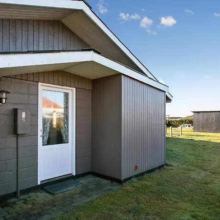 Well-maintained For 6 W Wi-fi Sj13 Feriehus Harboør
